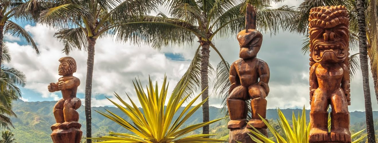 Statues Tikis sur l'île de Hawaï